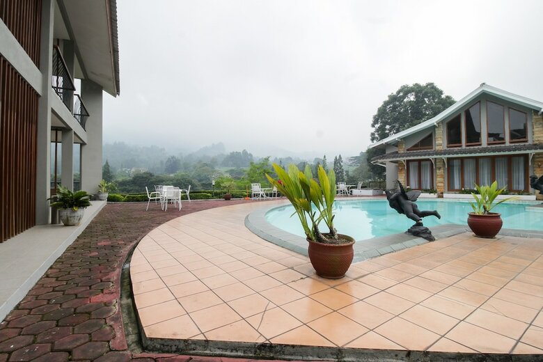 Hotel Airy Cisarua Raya Puncak Km 85 Bogor