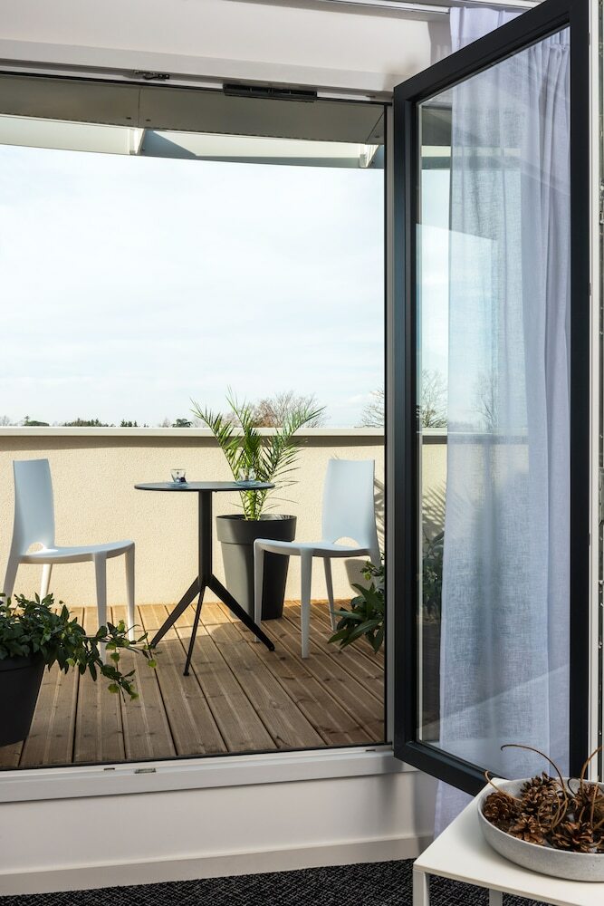 Residencia T�n�o Apparthotel Talence Espeleta