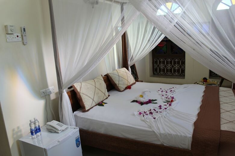 The Island Town Hotel - Adults Only
