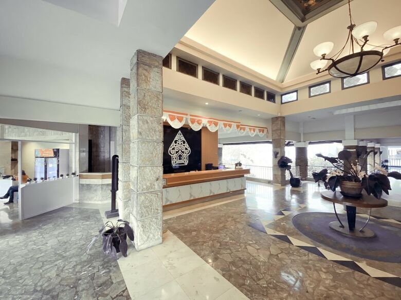 Topas Galeria Hotel