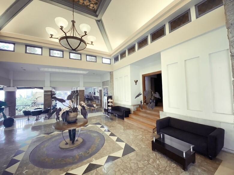 Topas Galeria Hotel