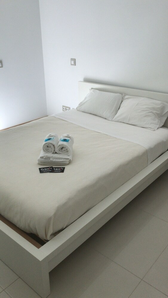 Hotel Peters Guesthouse - Al