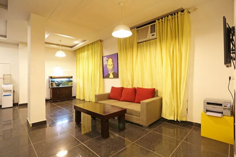 Hotel Oyo Flagship 520 Mg Road Metro Station