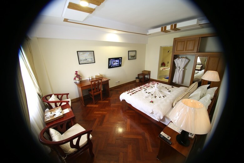 Shwe Htee Hotel