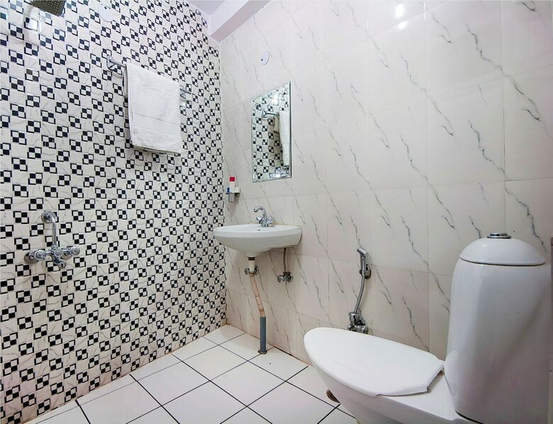 Hotel Charan Pahari