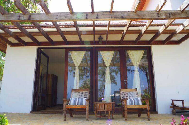 Bed & Breakfast Karabai Villa