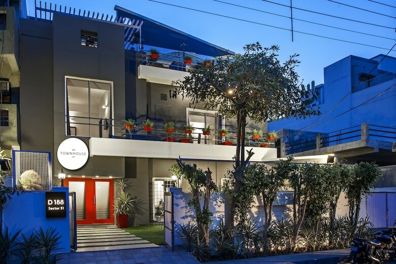 Hotel Oyo Townhouse 004 Sector 51 Noida