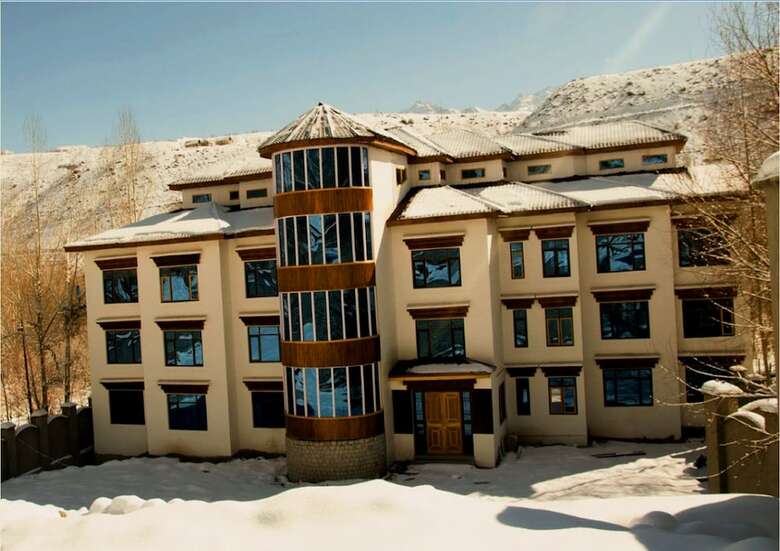 Hotel The Highland Mountain Resort & Spa