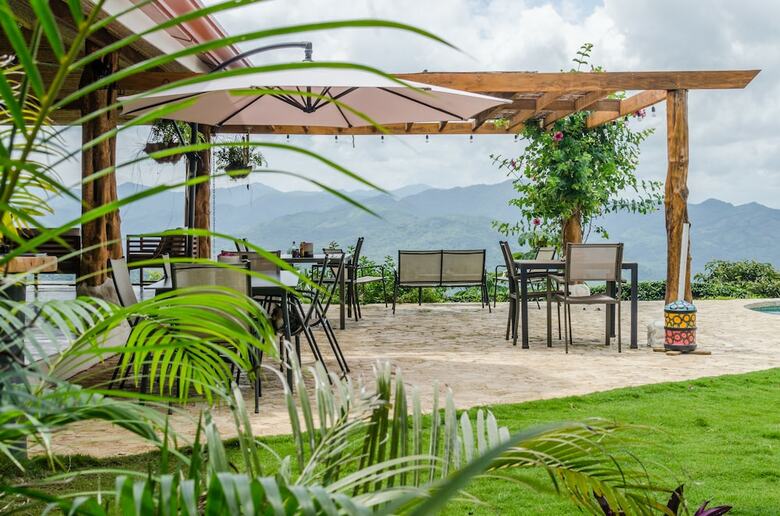 Hotel Peace & Lodge
