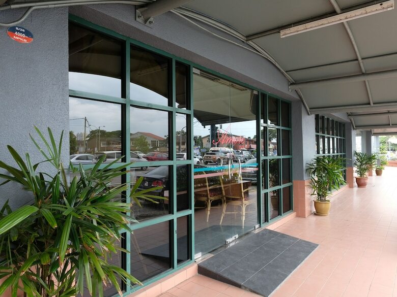 Hotel Oyo 44098 Sutera Inn Prima