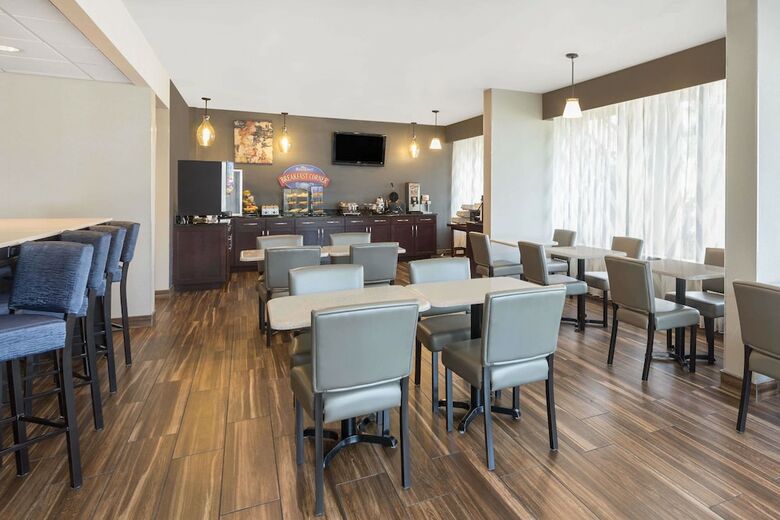 Hotel Baymont By Wyndham Rocky Mount I-95