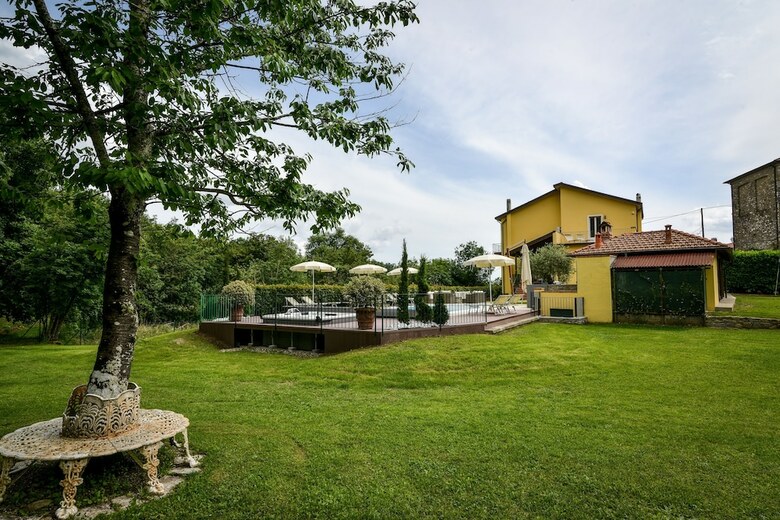 Villa Ariola