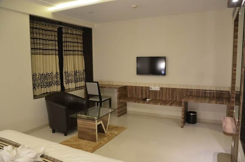Hotel Vits Sagar Plaza, Pune Chakan