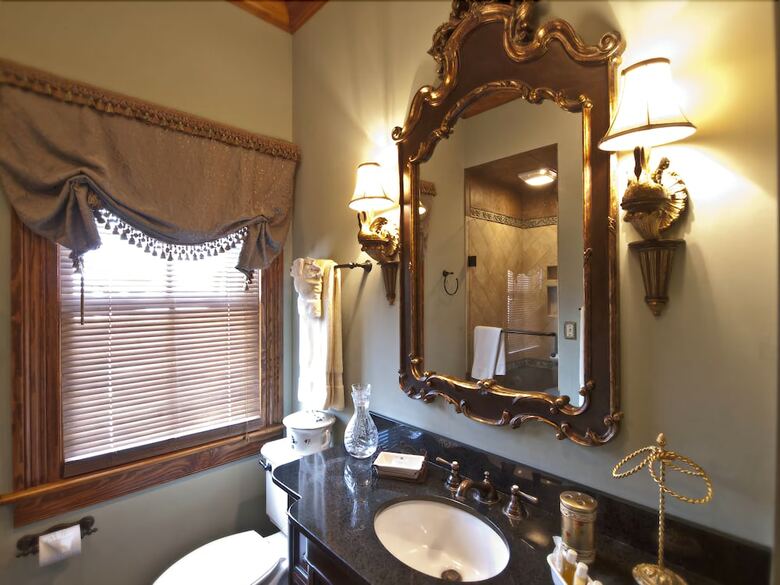 Mcmillan Inn Bed And Breakfast
