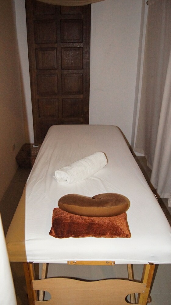 Hotel Zen Premium Selah Garden Pasay