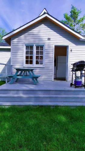 Lunge Haven Cottages & Boating Club