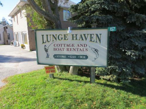 Lunge Haven Cottages & Boating Club
