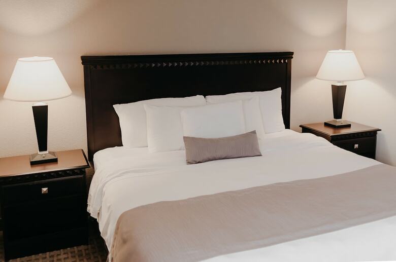 Eastland Suites Hotel & Conference Center