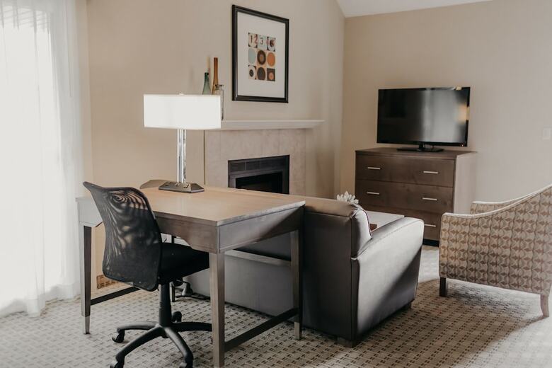 Eastland Suites Hotel & Conference Center