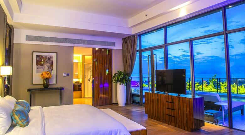 Forest City Phoenix International Marina Hotel