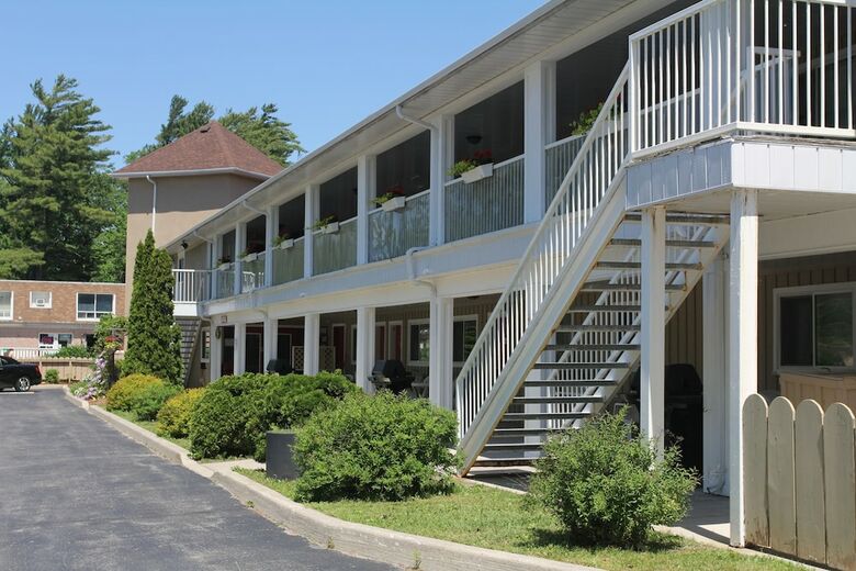 Hotel Saga Resort