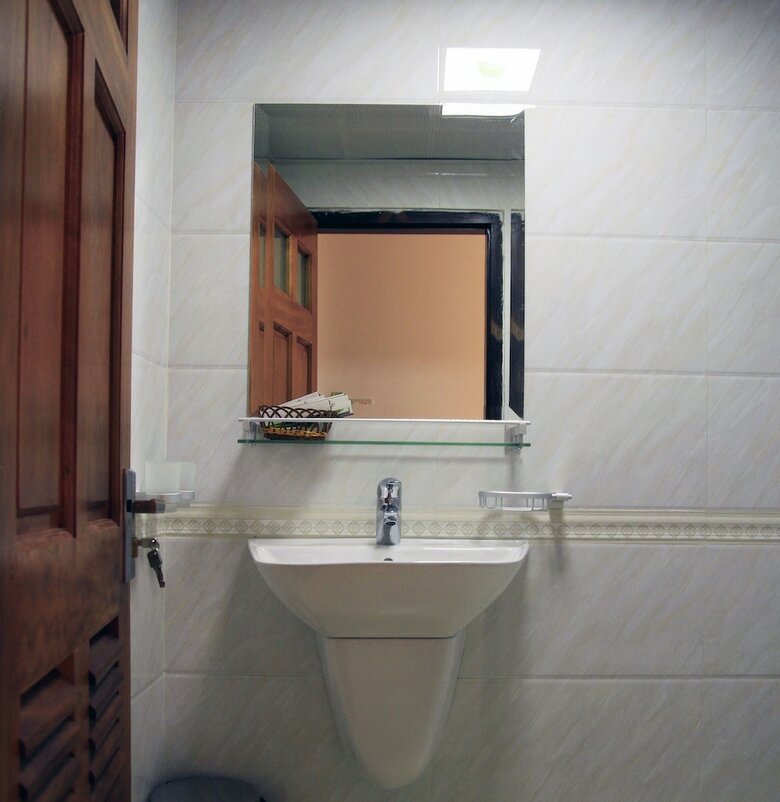 Jeanne Hotel