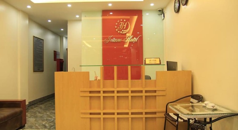 Jeanne Hotel