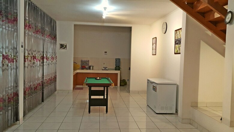 Villa Vila Bunga Merah Gelatik