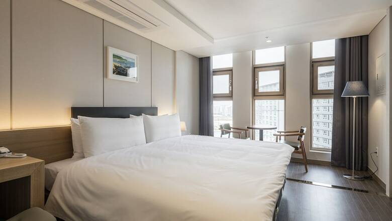 Luce Bridge Hotel