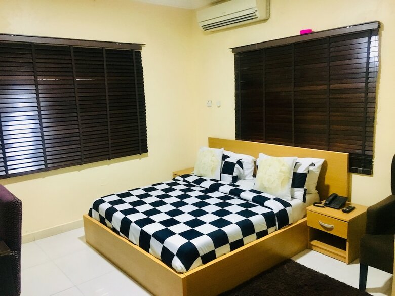 Hotel Topaz Luxury Suites & Apartments