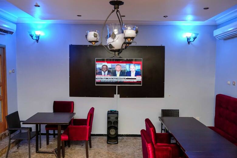 Hotel Topaz Luxury Suites & Apartments