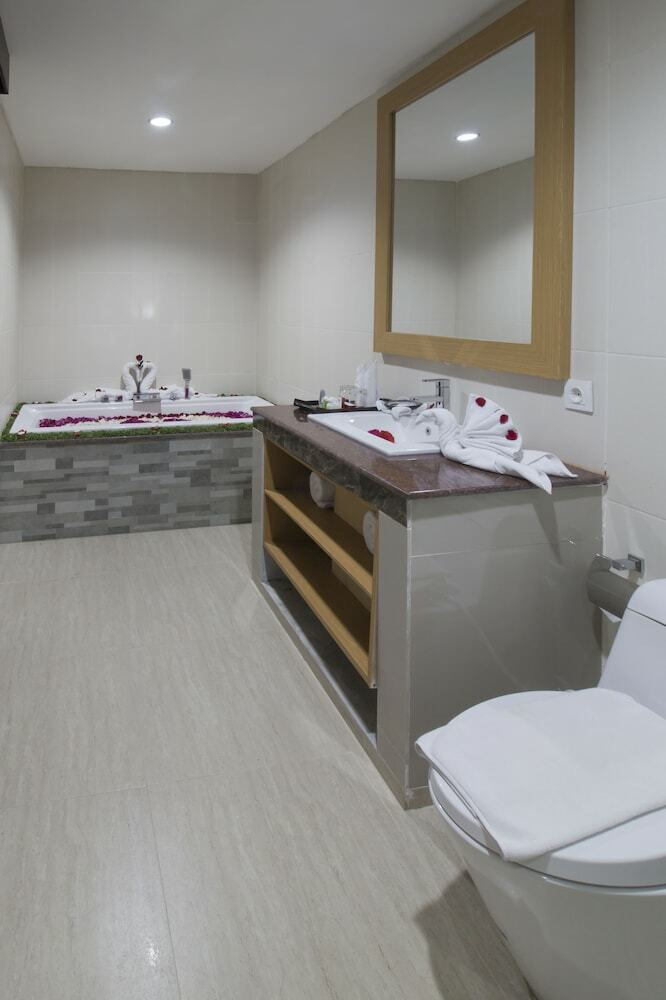 Hotel Grand Puri Saron Yogyakarta