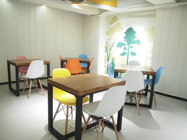 Fairytale Yisu Hot Spring Hotel