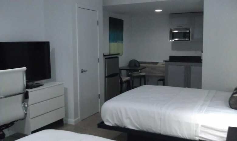 Hotel Lotus Boutique Inn & Suites