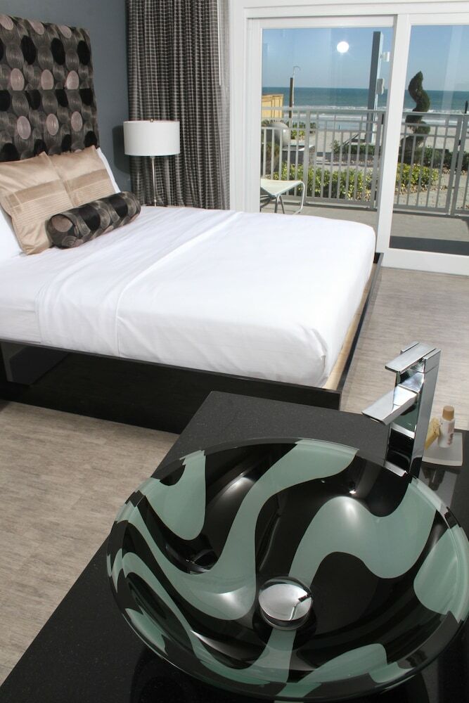 Hotel Lotus Boutique Inn & Suites