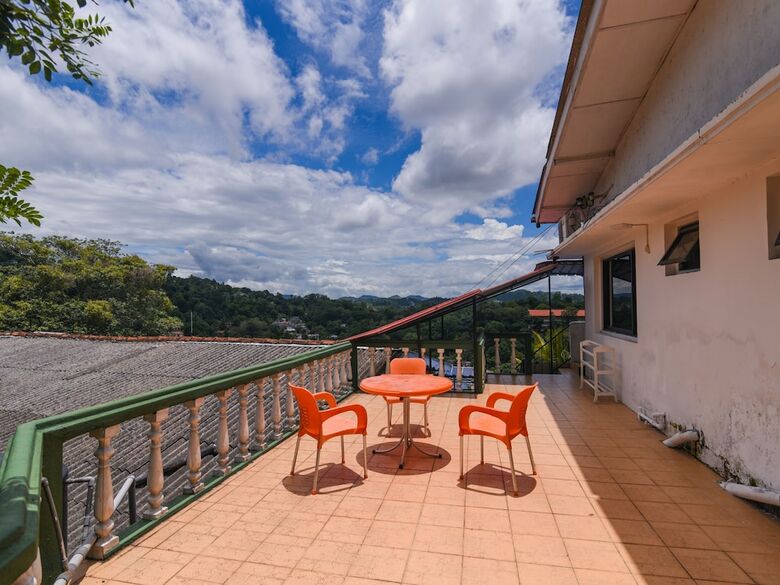Hotel Oyo 335 King Leisure Residence