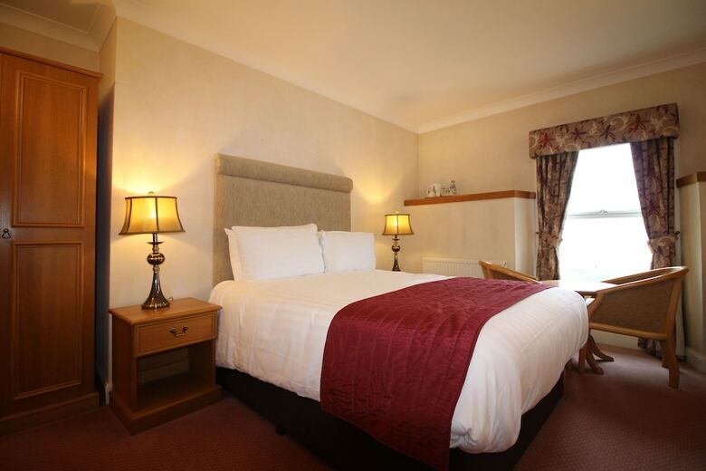 Parkstone Hotel