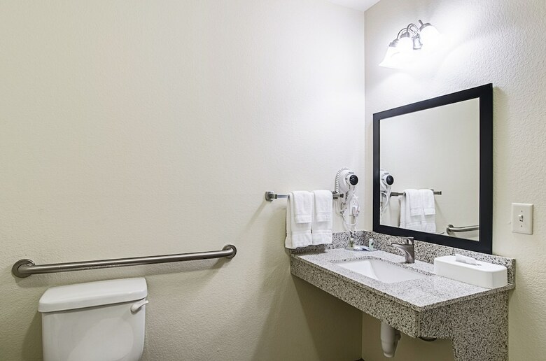 Hotel Cobblestone Inn & Suites - Guernsey
