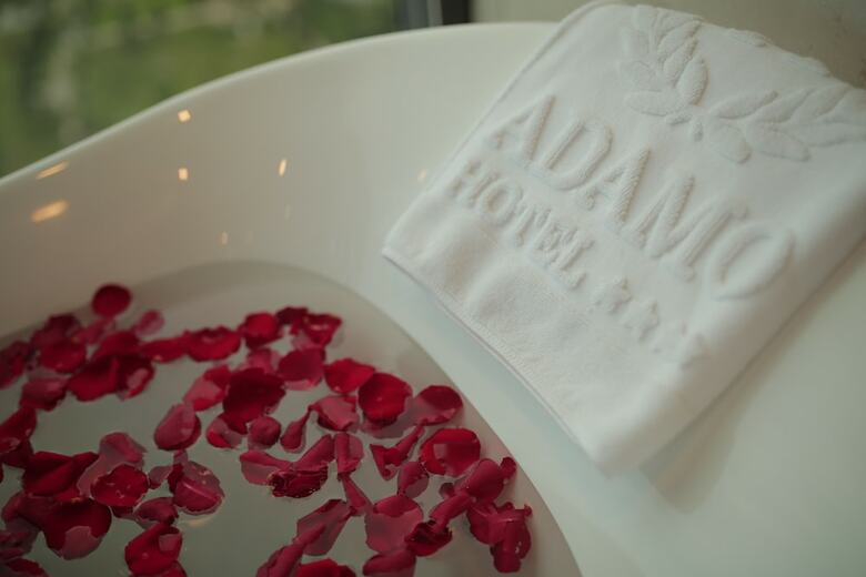 Adamo Hotel
