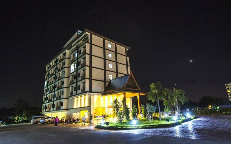 Hotel Airport Resort & Spa