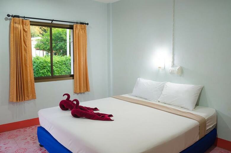 Hotel Lanta Nature Beach Resort