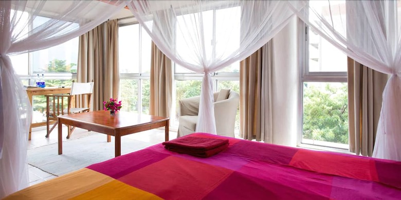 Hotel Q-bar & Guest House