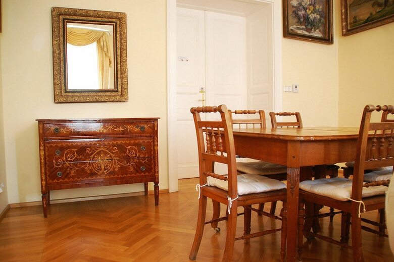 Bohemia Antique Apartment