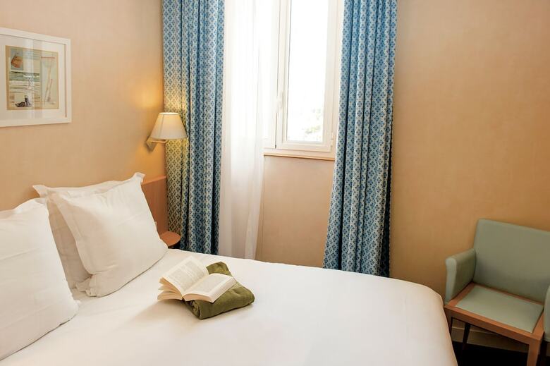 Hotel H�tel Vacances Bleues Villa Caroline