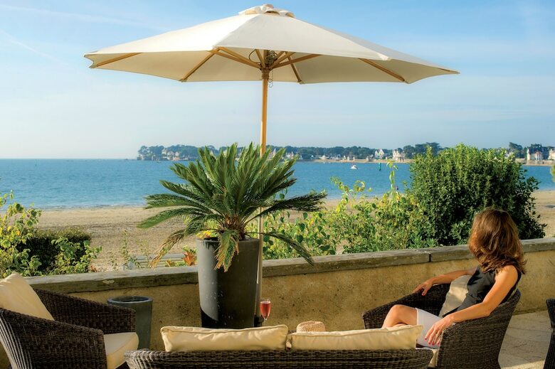 Hotel H�tel Vacances Bleues Villa Caroline