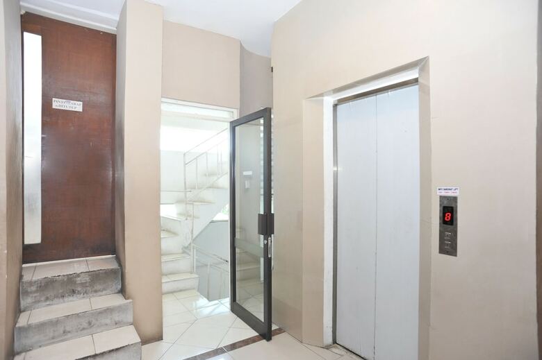 Hotel Airy Seminyak Sunset Road 89 Bali