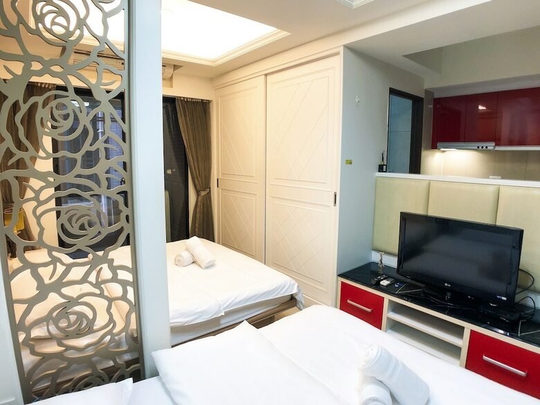 Q Square Apartment