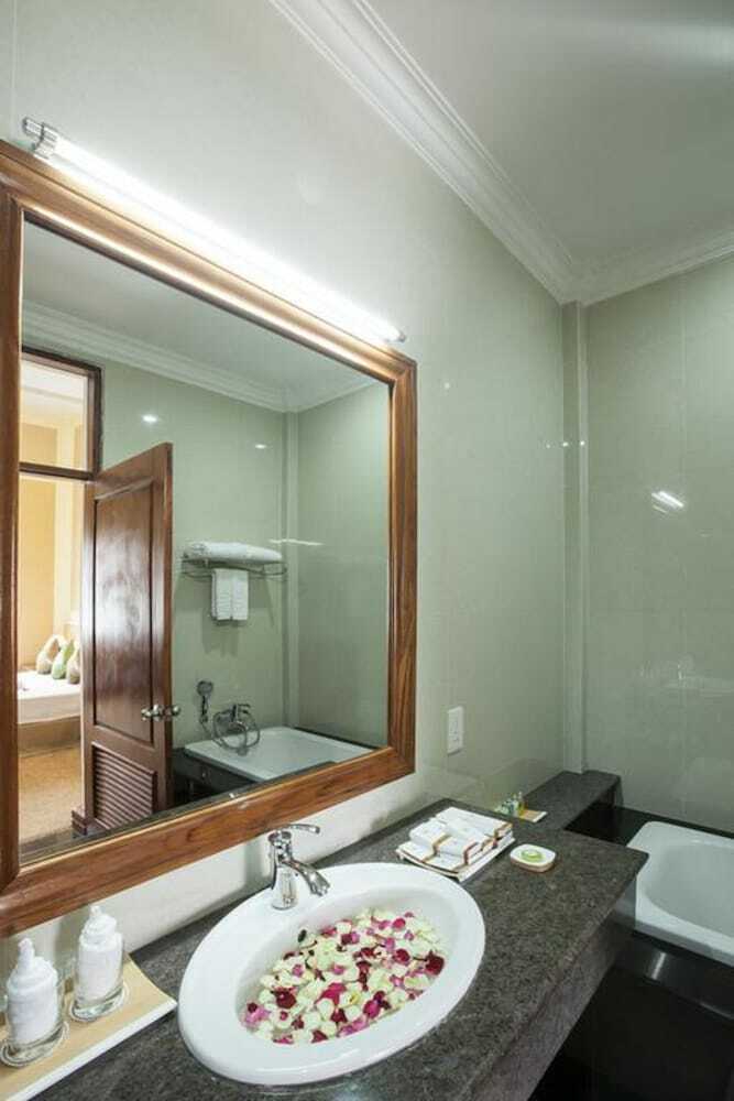 Grand Amara Hotel