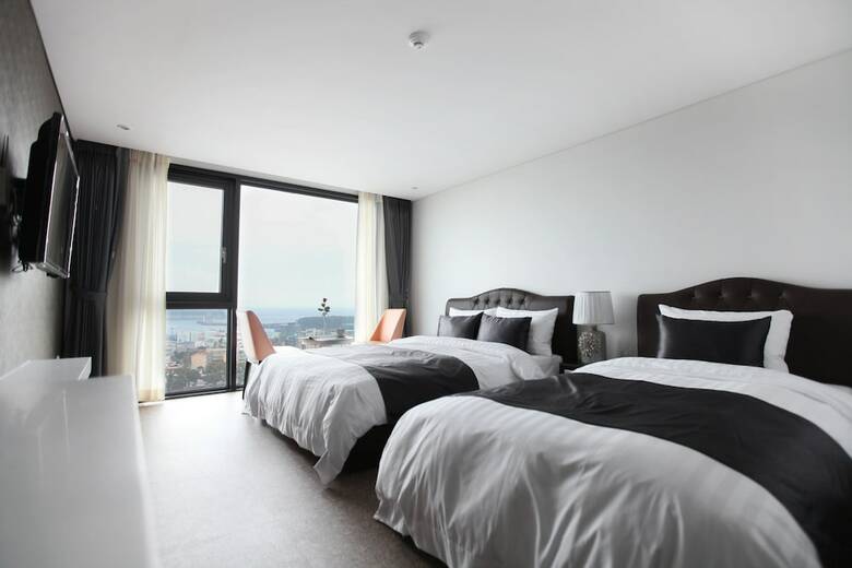 Eins Hotel