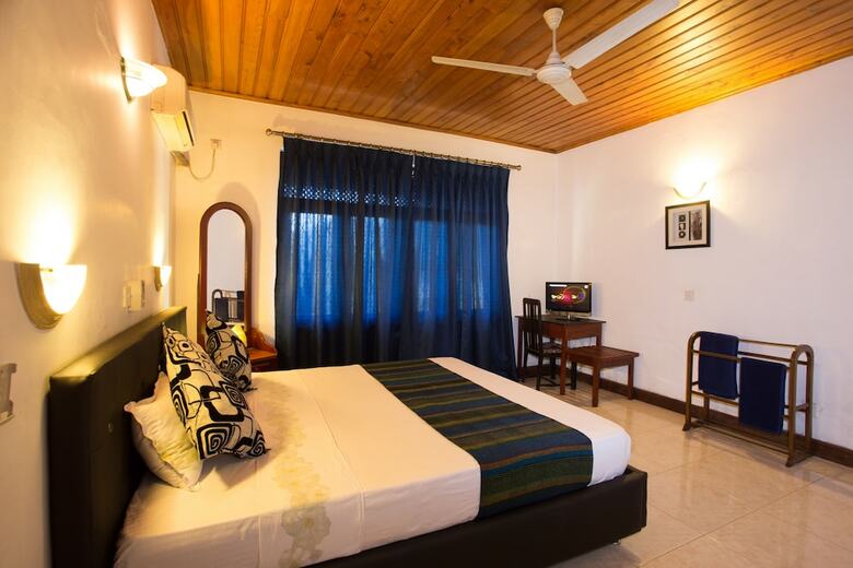 Hotel Tamarind Tree Inn